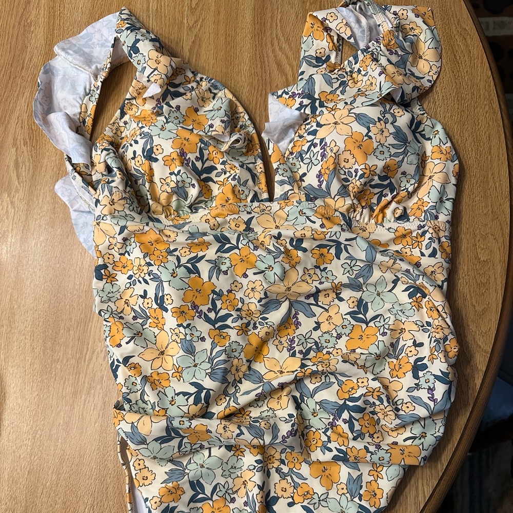 Cupshe Floral Print Swimsuit in Orange and Blue XXL